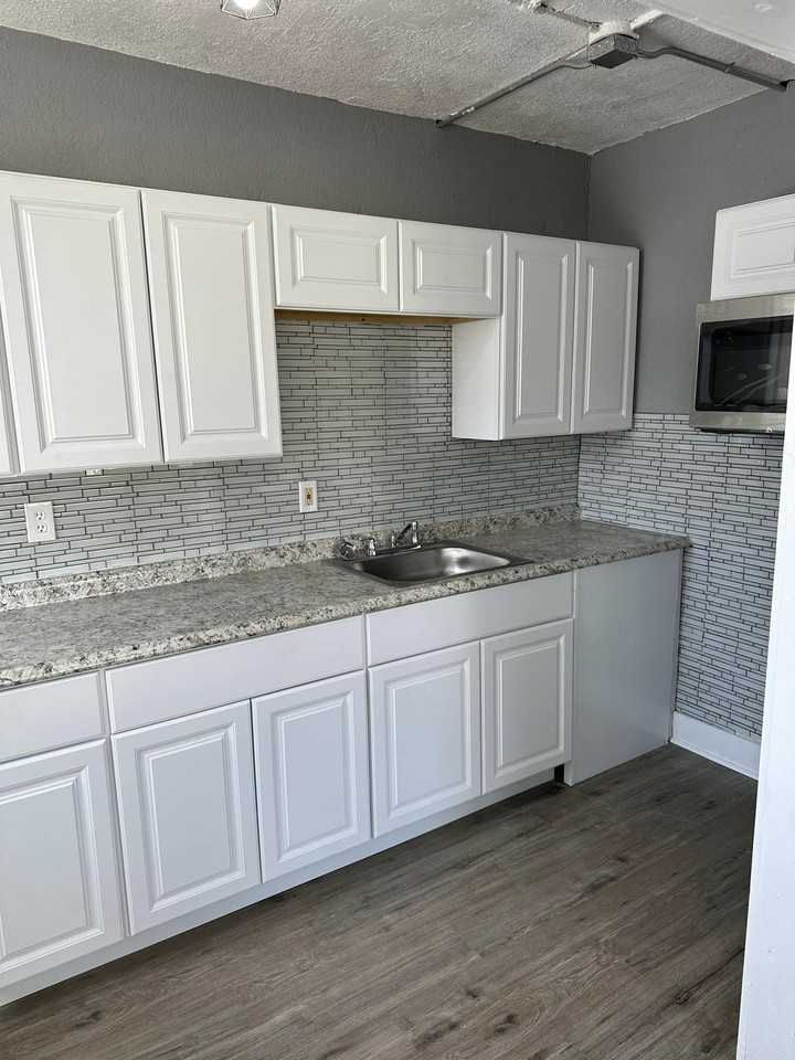 833 West 2nd Street - Photo 5 of 16