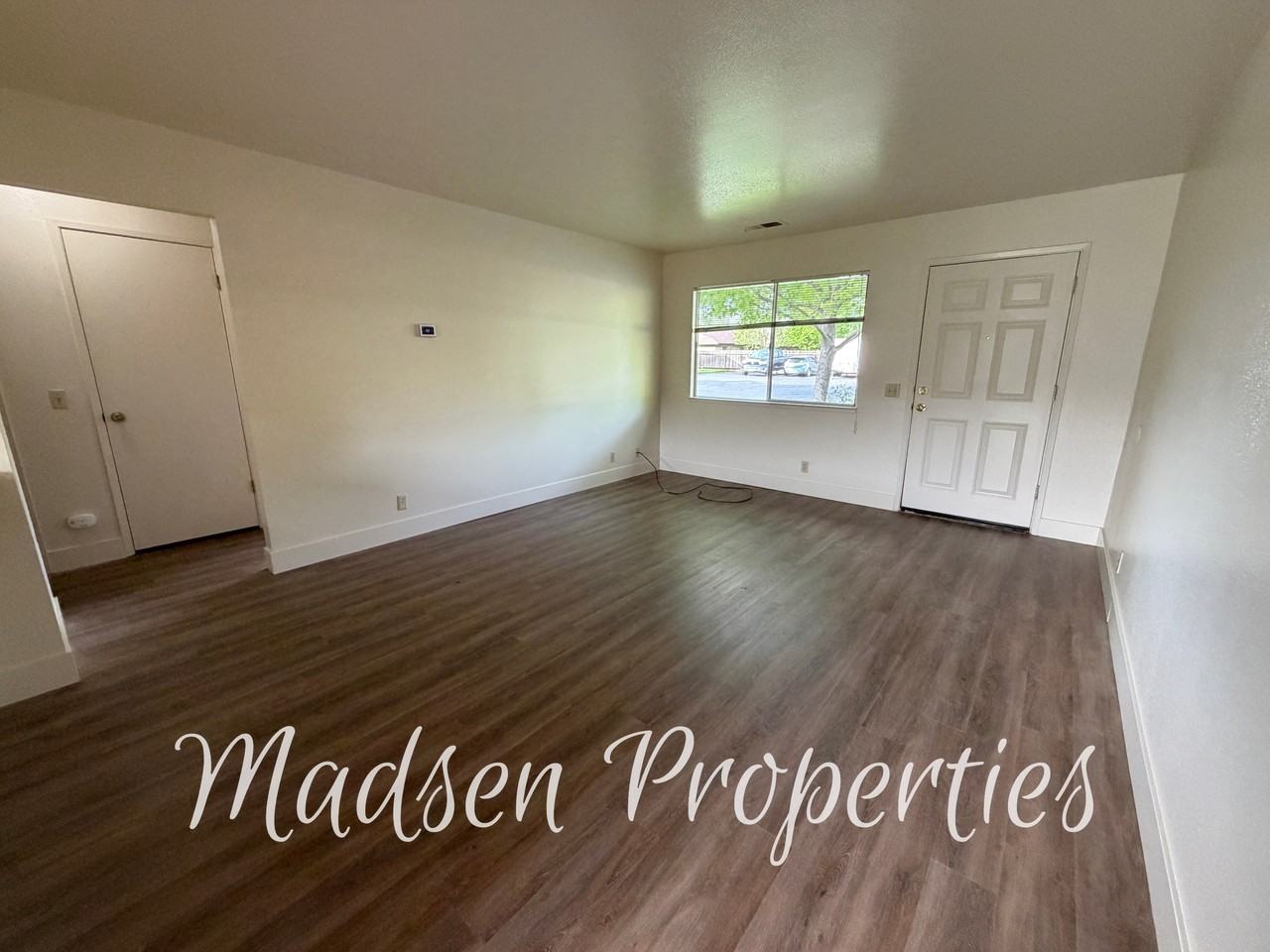 205 W Lassen Avenue - Photo 4 of 16