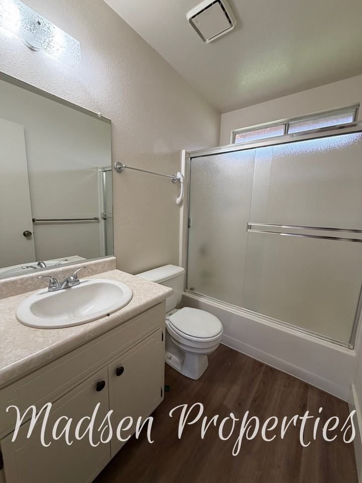 205 W Lassen Avenue - Photo 7 of 16