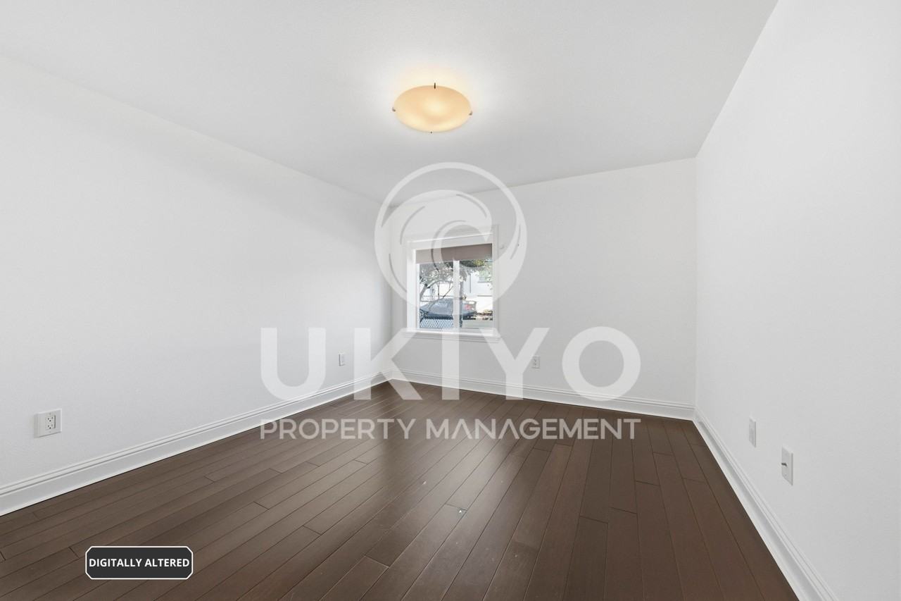 1123 30th Street - Photo 2 of 50