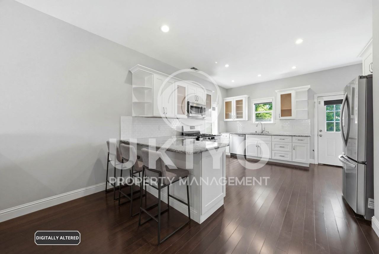 1123 30th Street - Photo 4 of 50