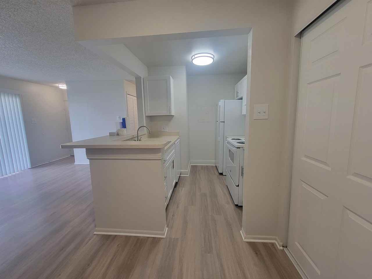 13-102 - Photo 2 of 8