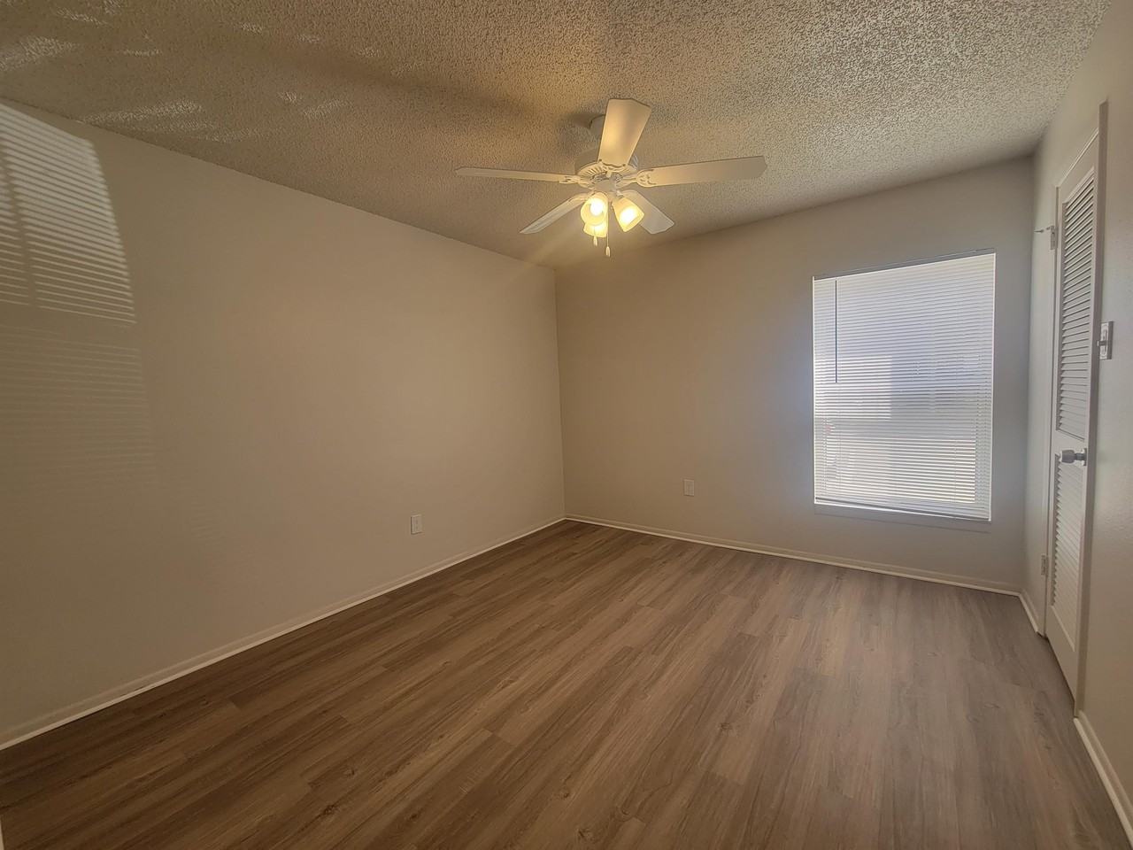 13-102 - Photo 5 of 8