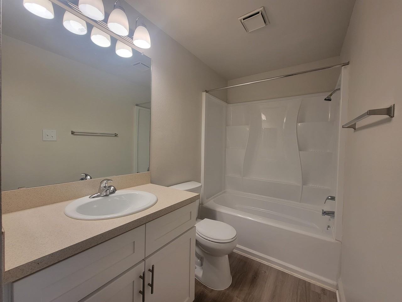 13-102 - Photo 6 of 8