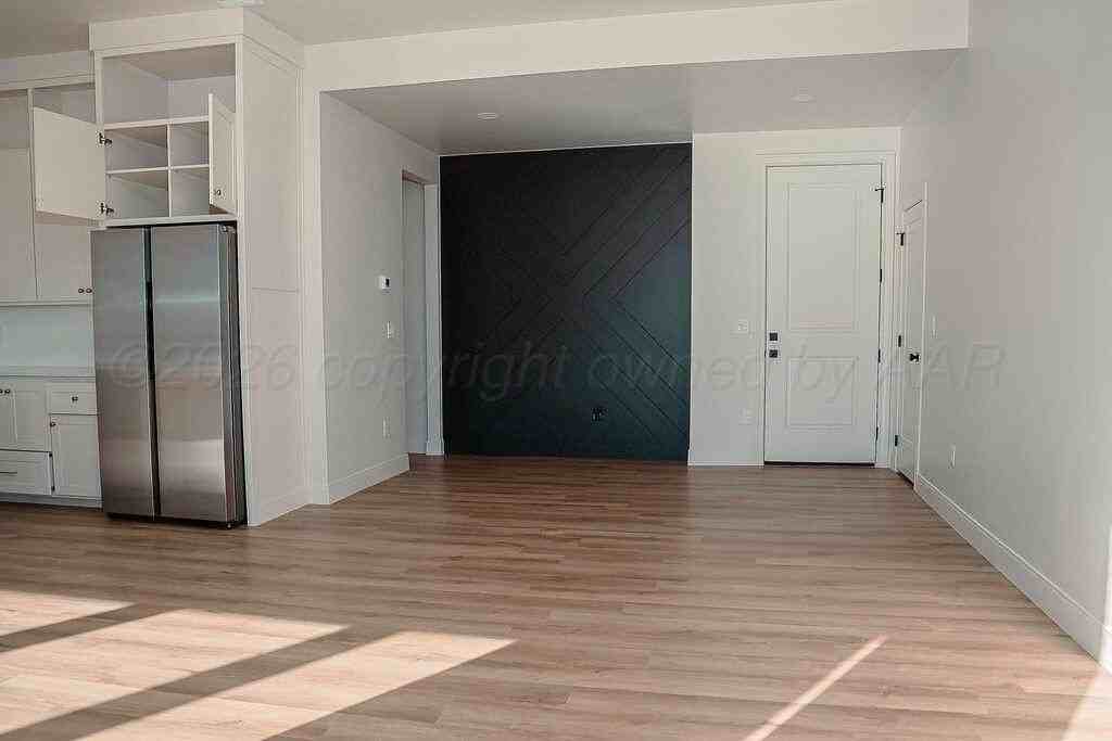 5512 Union Sq - Photo 3 of 34