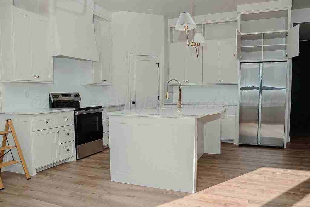 5512 Union Sq - Photo 7 of 34