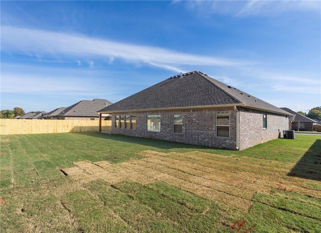 87 N Banner Ave - Photo 4 of 33