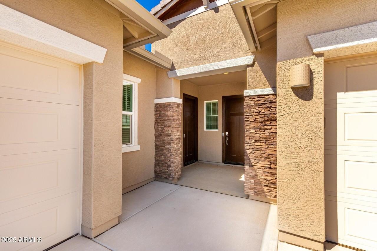 2968 E Lucky Horseshoe Ln - Photo 2 of 50