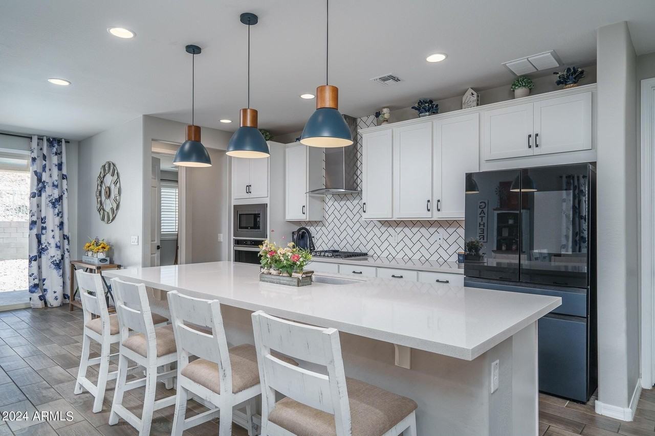 11987 S 172nd Ave - Photo 2 of 43