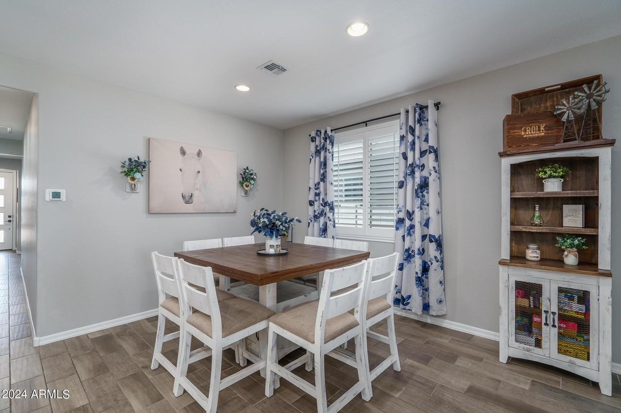 11987 S 172nd Ave - Photo 6 of 43