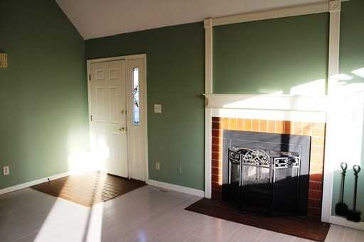 1837 Plymouth - Photo 3 of 44