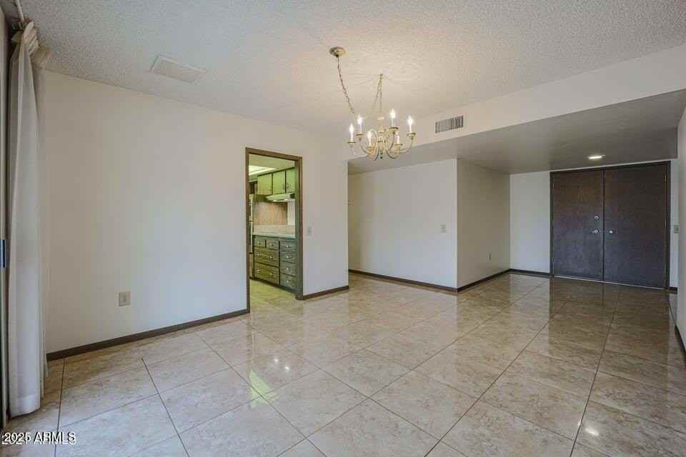 13135 W Castlebar Dr - Photo 6 of 31