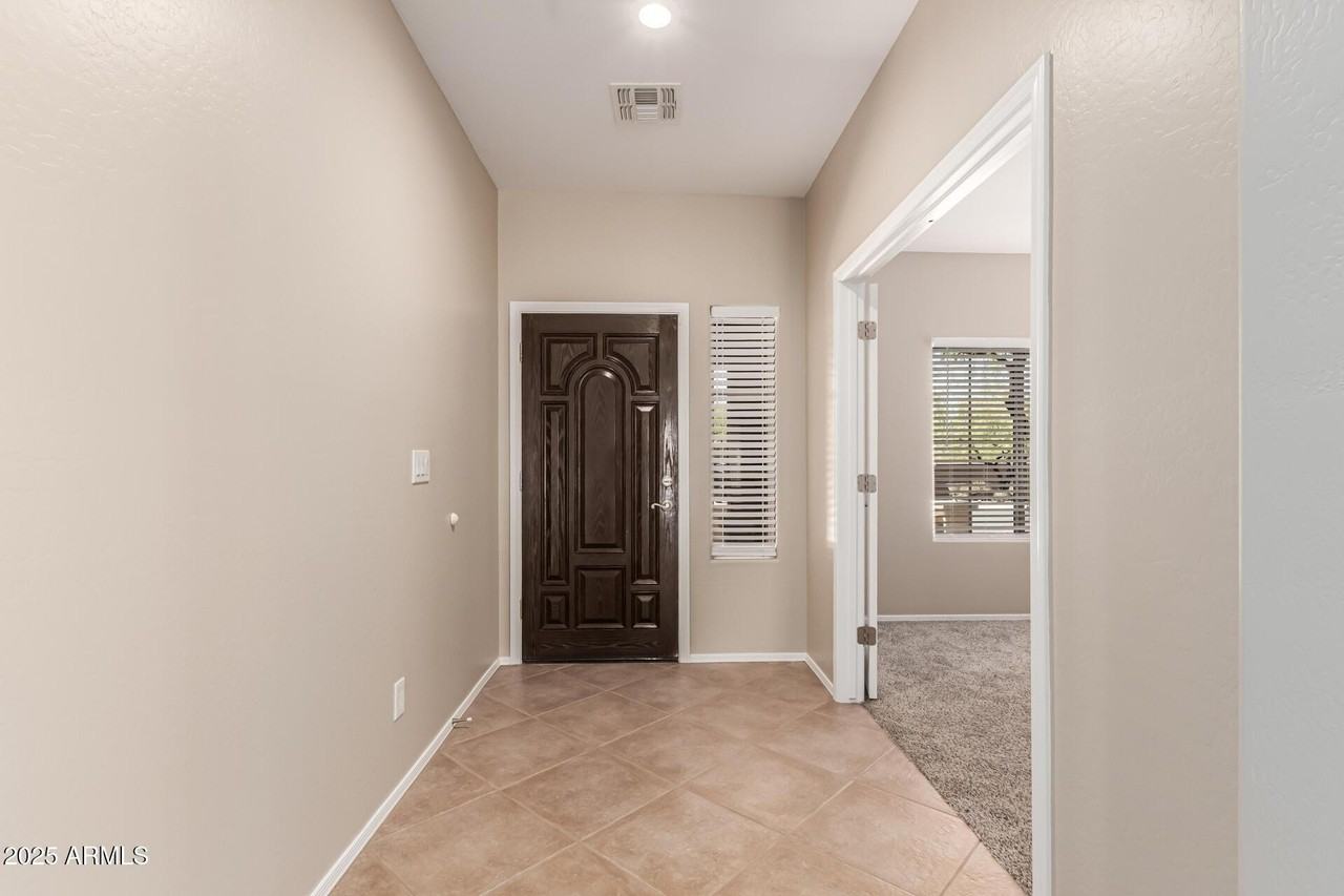 1744 W Turtle Hill Dr - Photo 3 of 34