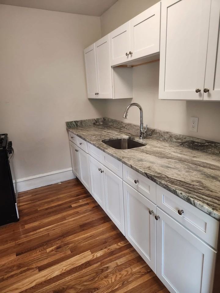 820 Park Avenue / Richards - Photo 3 of 6