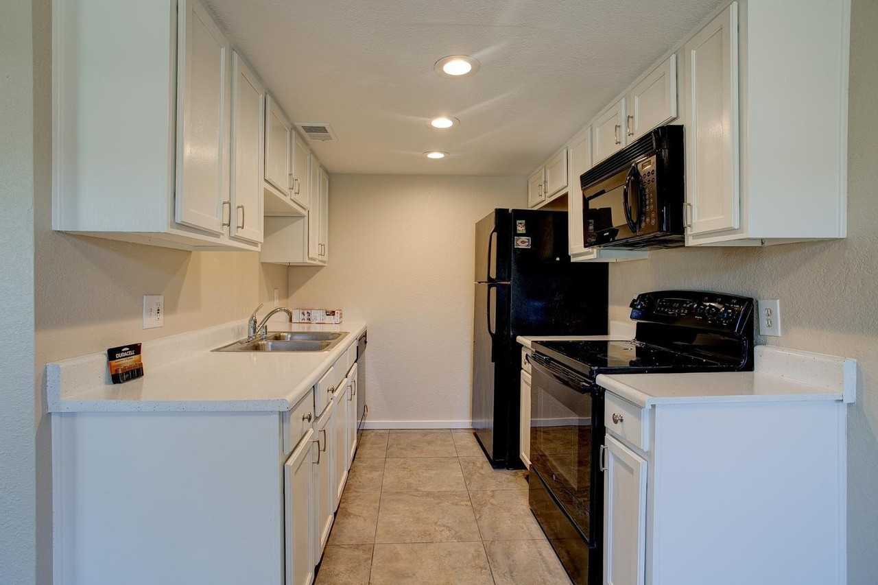 3402 N 32nd St #129 - Photo 7 of 33