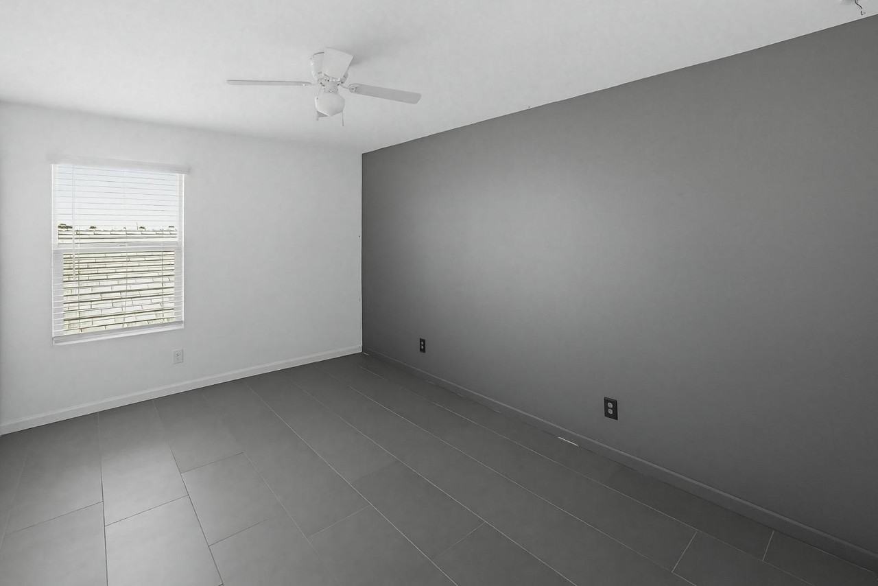 6815 W Encinas Ln - Photo 7 of 26