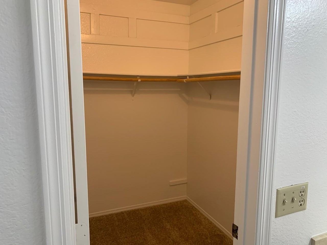 8135 W Krall St - Photo 5 of 21