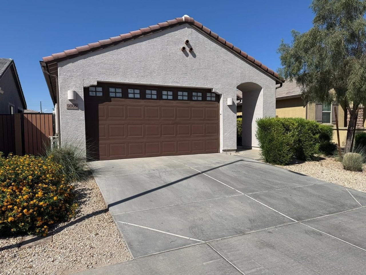 9006 W Rancho Dr - Photo 2 of 28