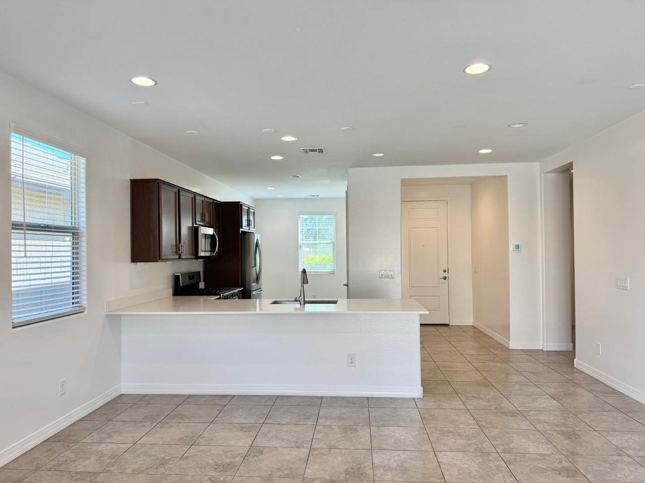 9006 W Rancho Dr - Photo 3 of 28