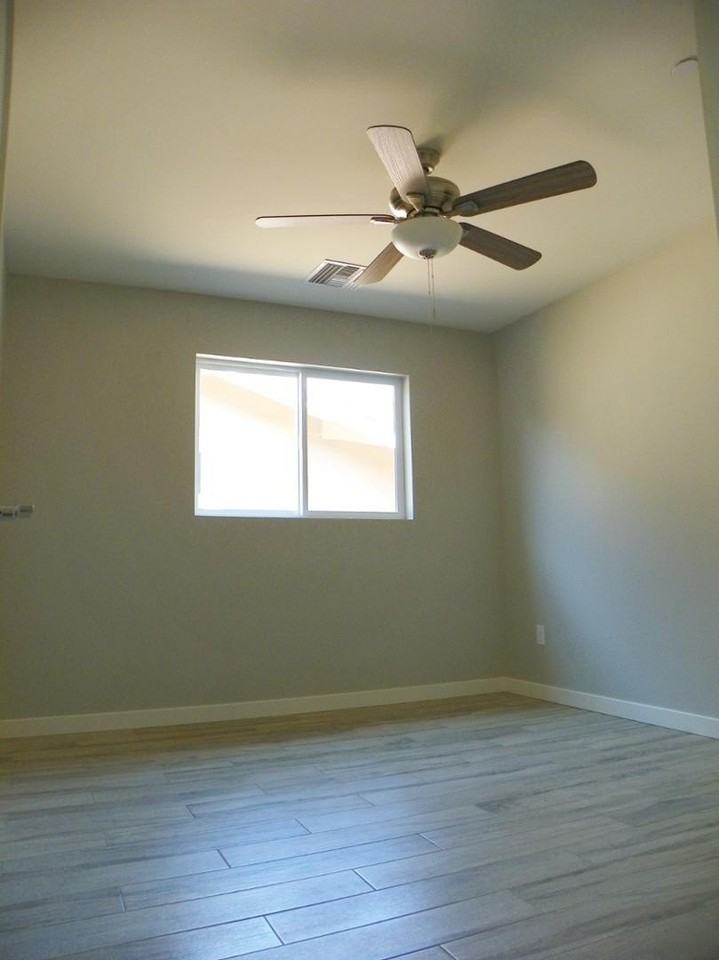 8337 E Meadowbrook Ave - Photo 7 of 25