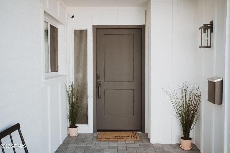 8737 E Rose Ln - Photo 2 of 25