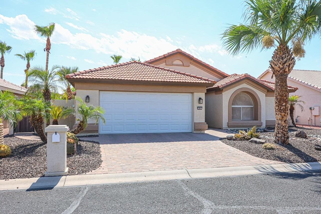 3081 N 148th Ave - Photo 2 of 40