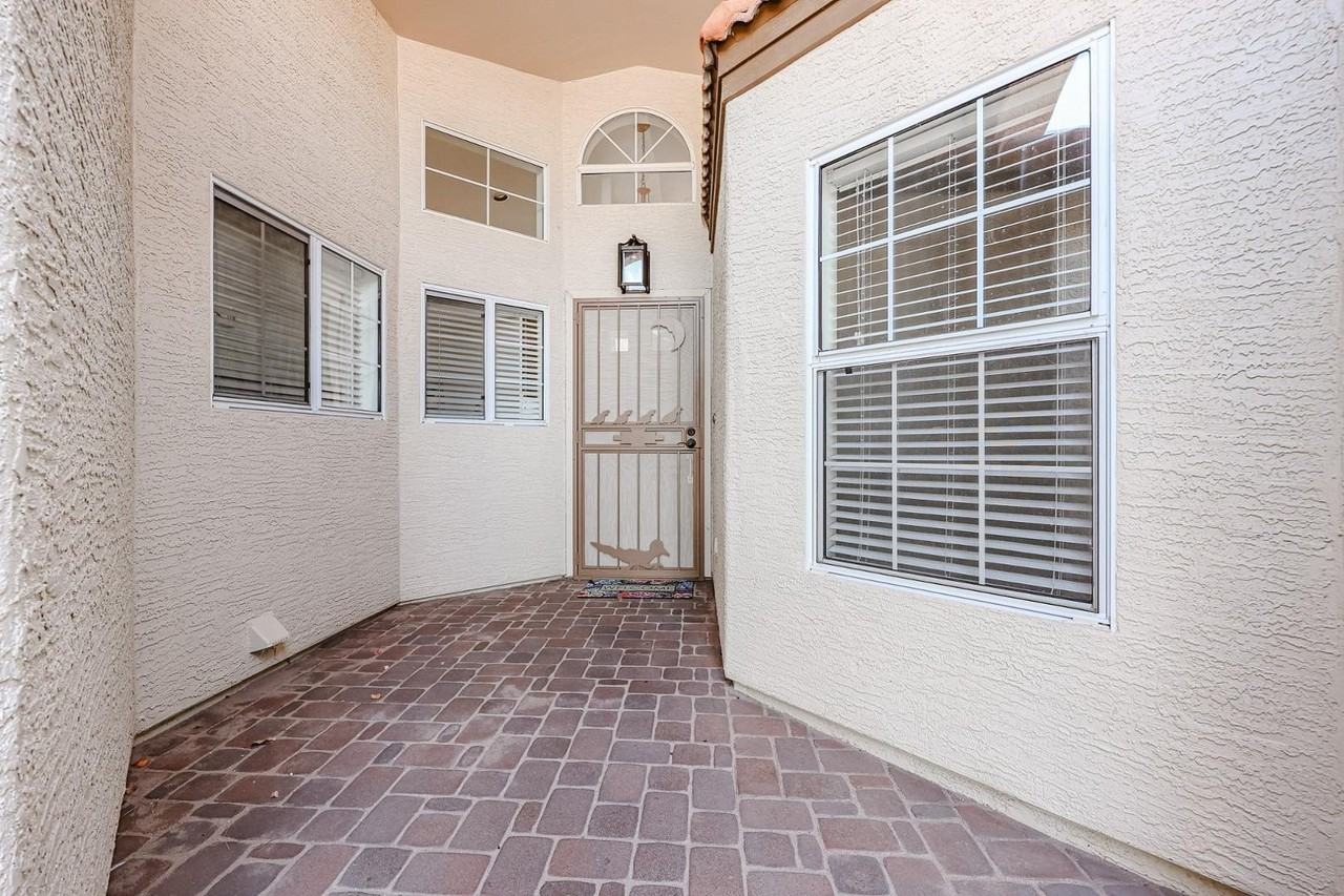 3081 N 148th Ave - Photo 4 of 40