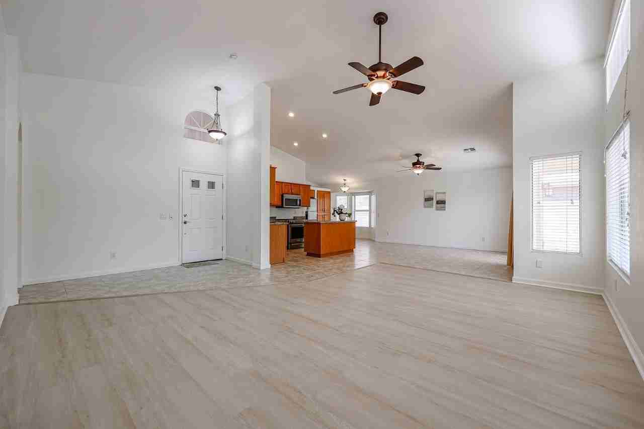 3081 N 148th Ave - Photo 7 of 40