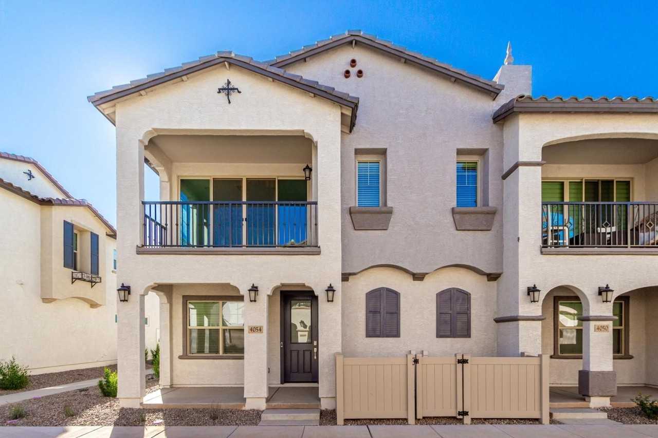 4054 E Amoroso Dr - Photo 3 of 34