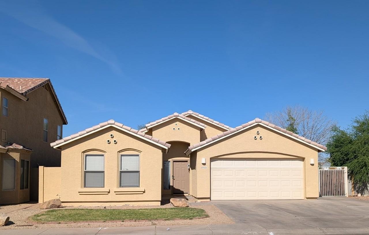 4226 N 92nd Ln - Photo 2 of 13