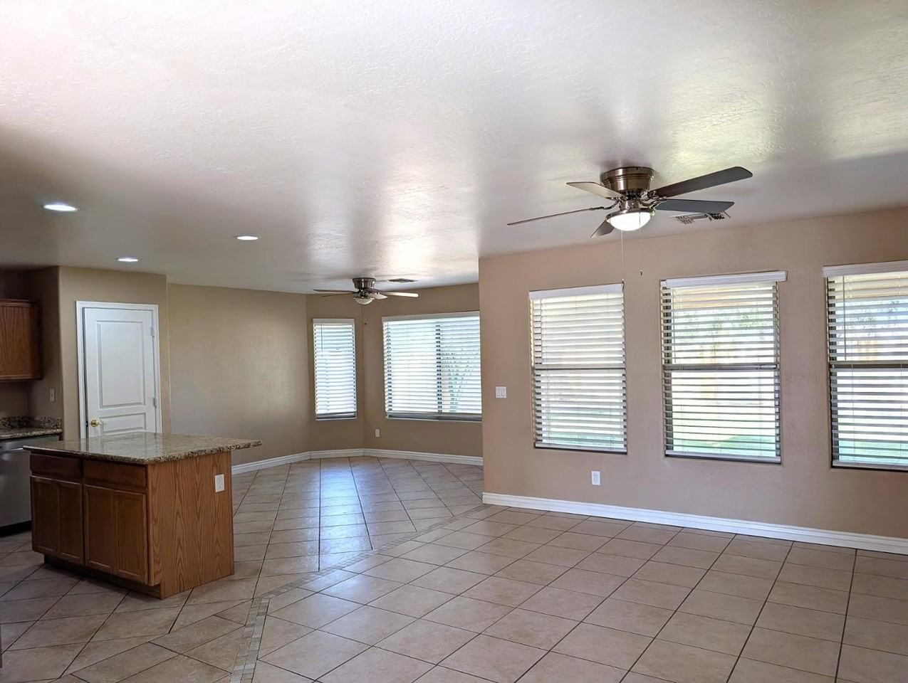 4226 N 92nd Ln - Photo 3 of 13