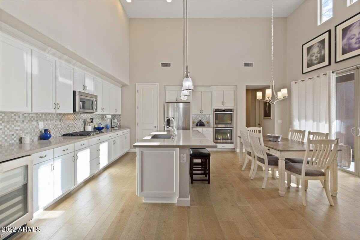 10082 E Bell Rd - Photo 3 of 25