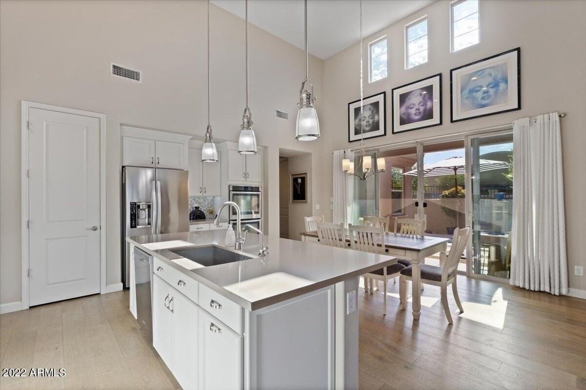 10082 E Bell Rd - Photo 4 of 25