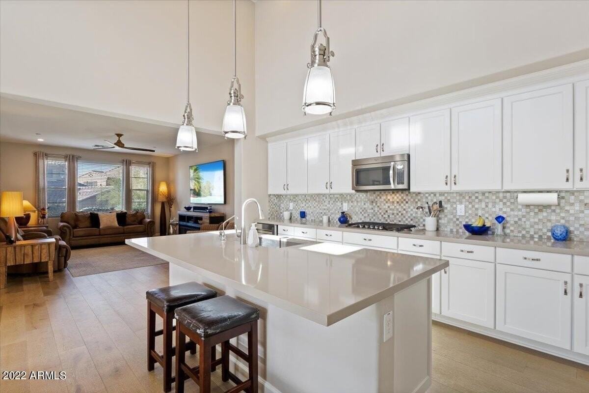 10082 E Bell Rd - Photo 7 of 25