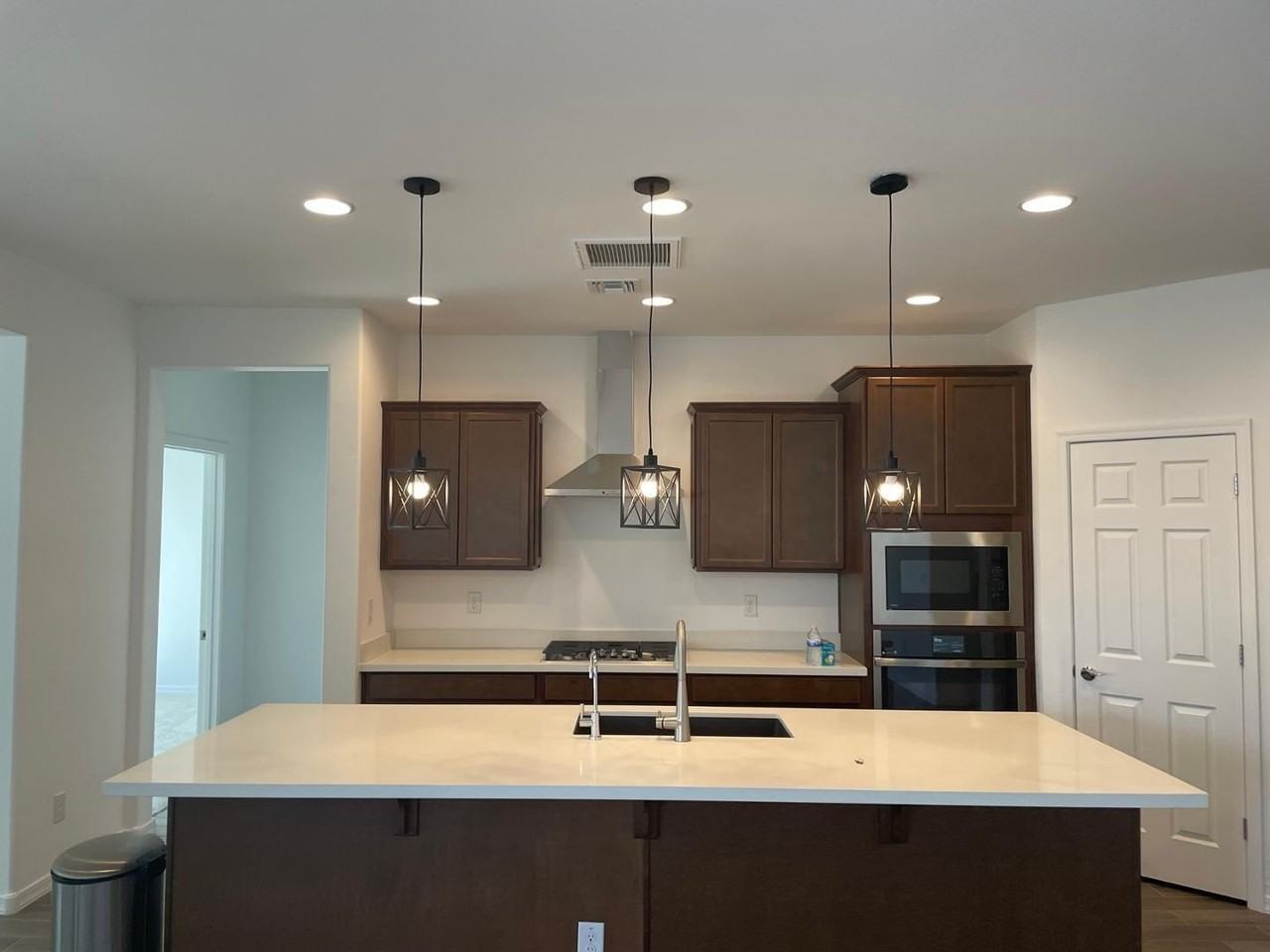 8763 W Orange Dr - Photo 6 of 35