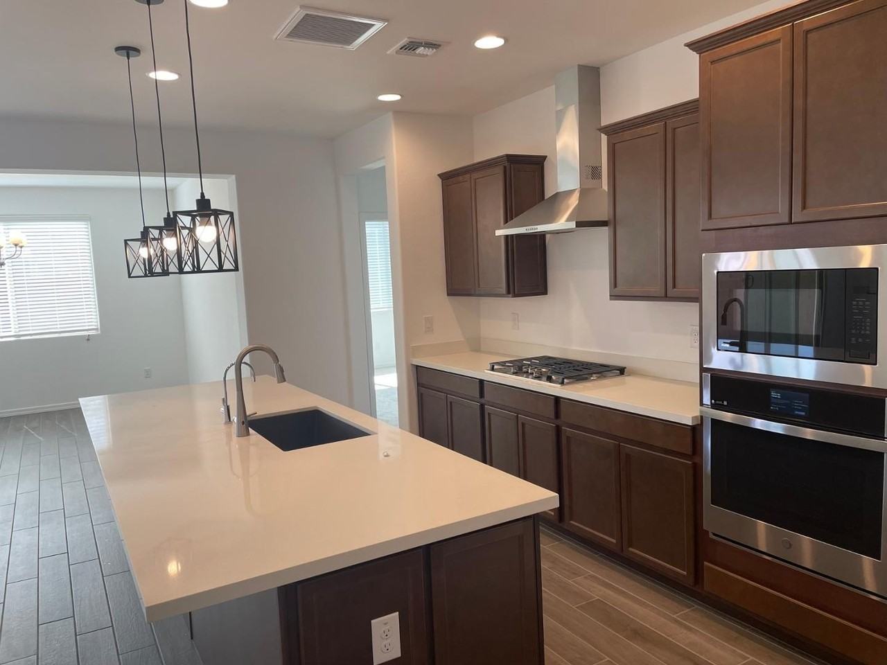 8763 W Orange Dr - Photo 7 of 35