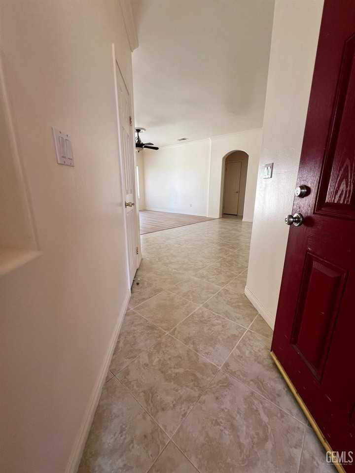 9908 Pavilion Dr - Photo 3 of 14