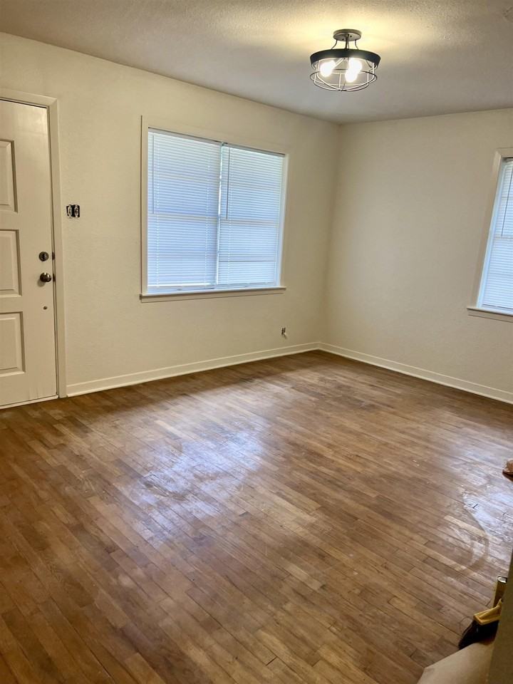 265 W Hartel St - Photo 6 of 7