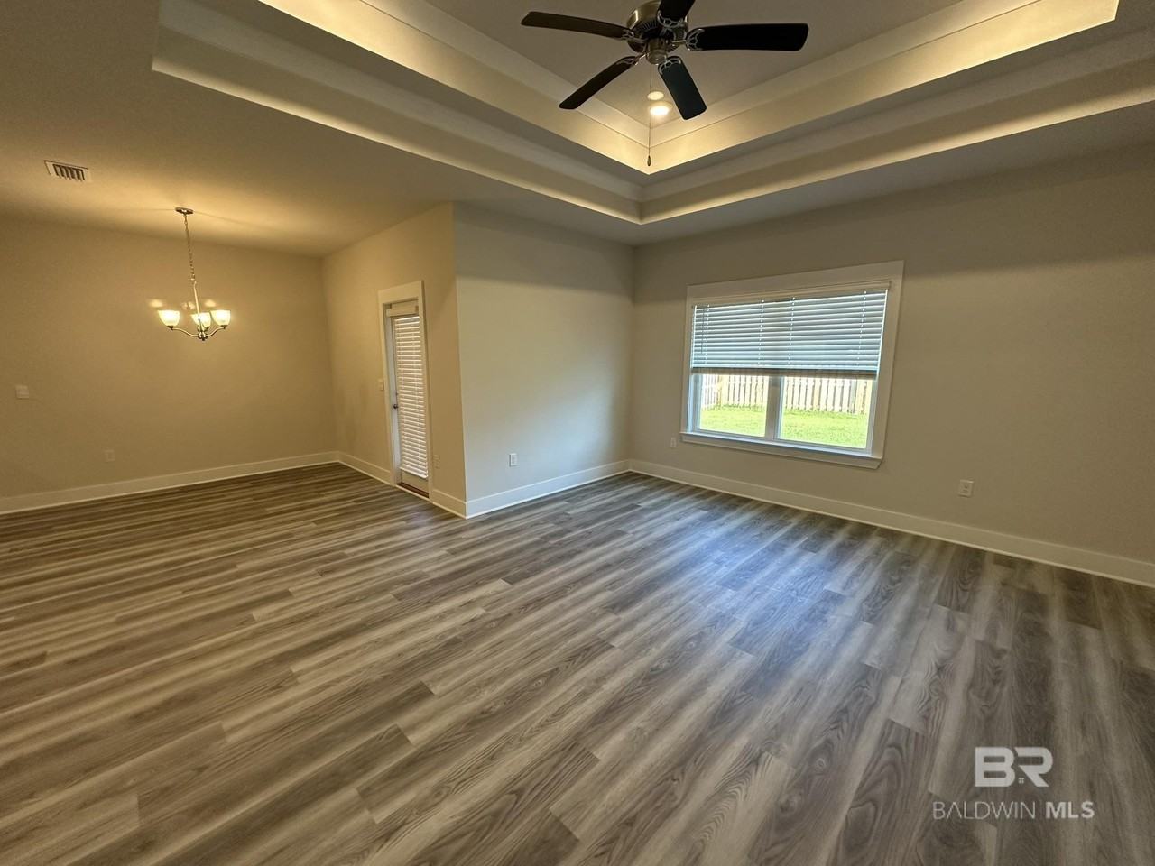 219 Hudson Loop - Photo 2 of 21