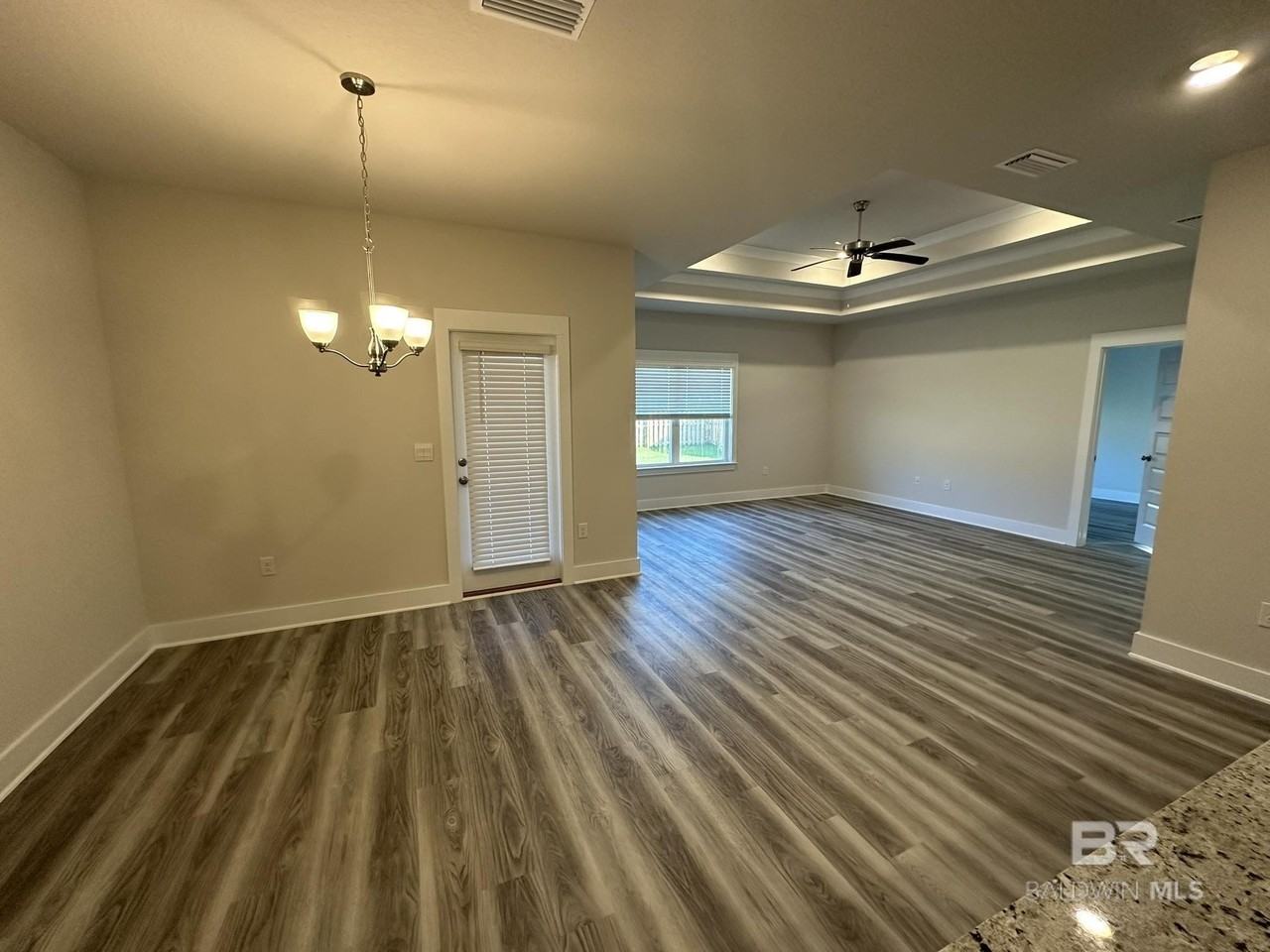 219 Hudson Loop - Photo 3 of 21