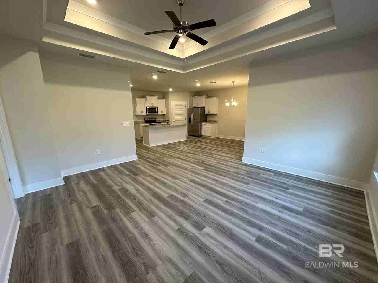 219 Hudson Loop - Photo 4 of 21