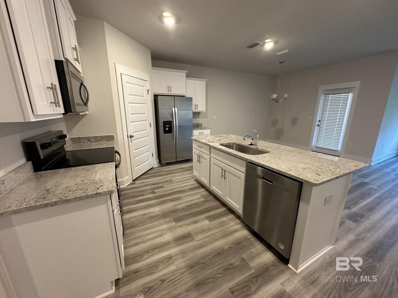 219 Hudson Loop - Photo 6 of 21