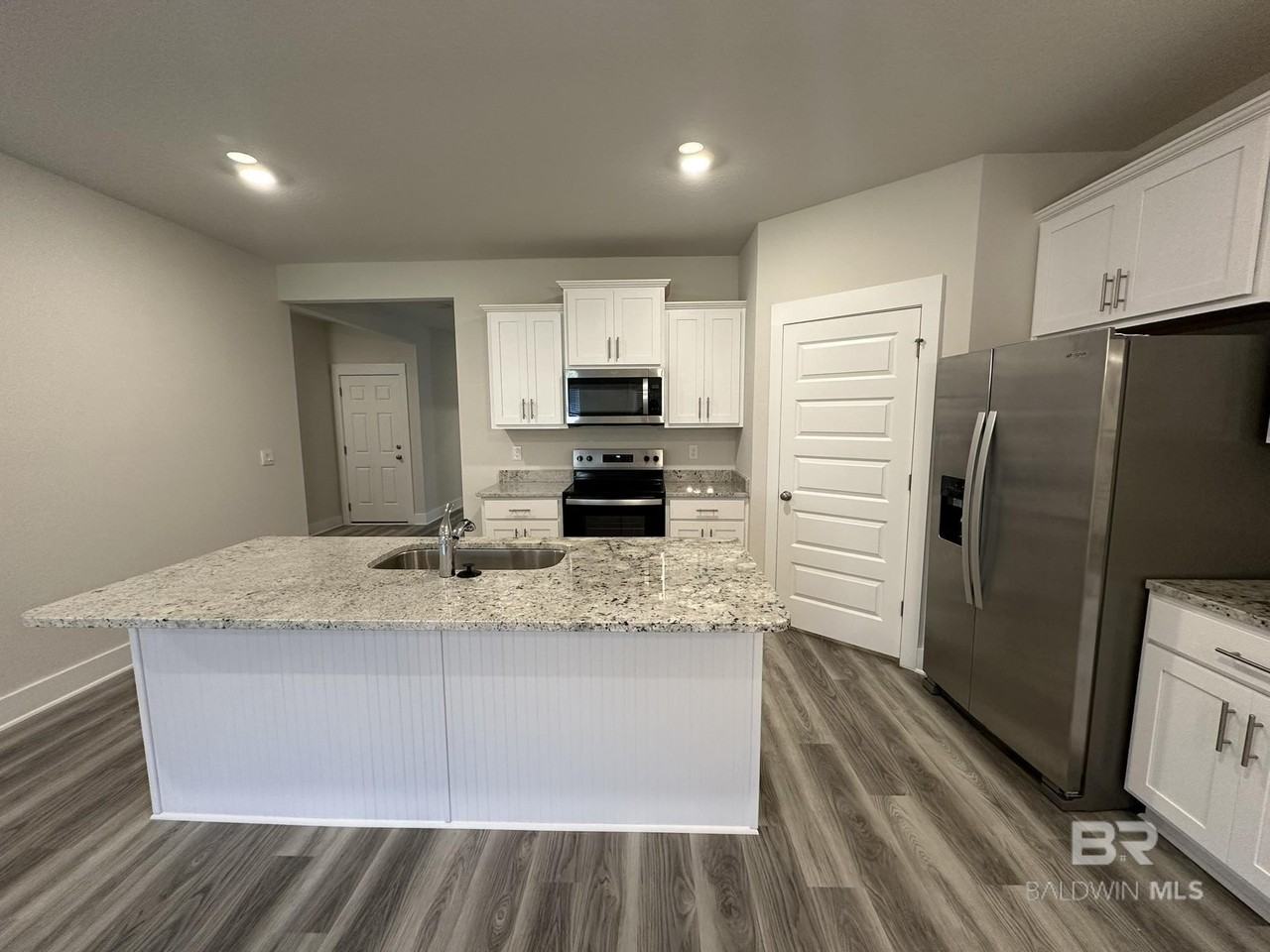 219 Hudson Loop - Photo 7 of 21