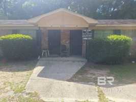 featured image of 2207 Wolf Ridge Rd #B