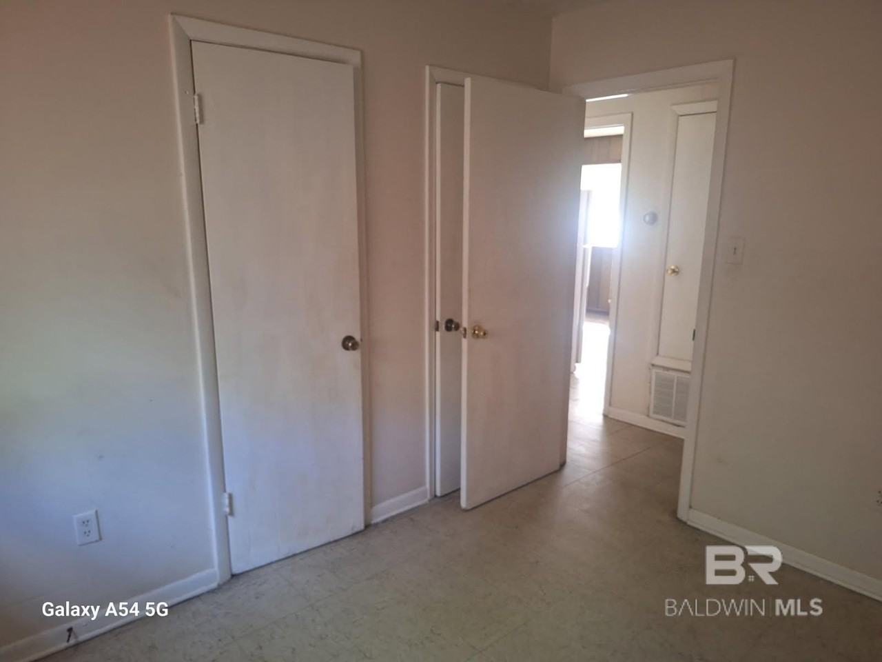 2211 Wolf Ridge Rd #B - Photo 4 of 6