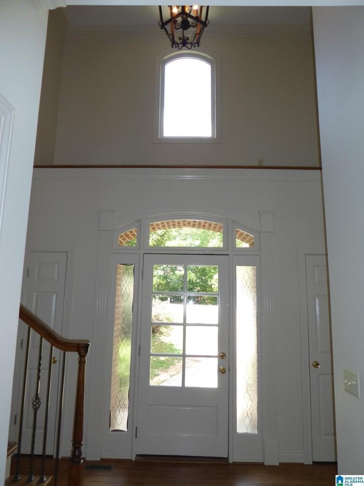 1040 Cole Cir - Photo 5 of 40