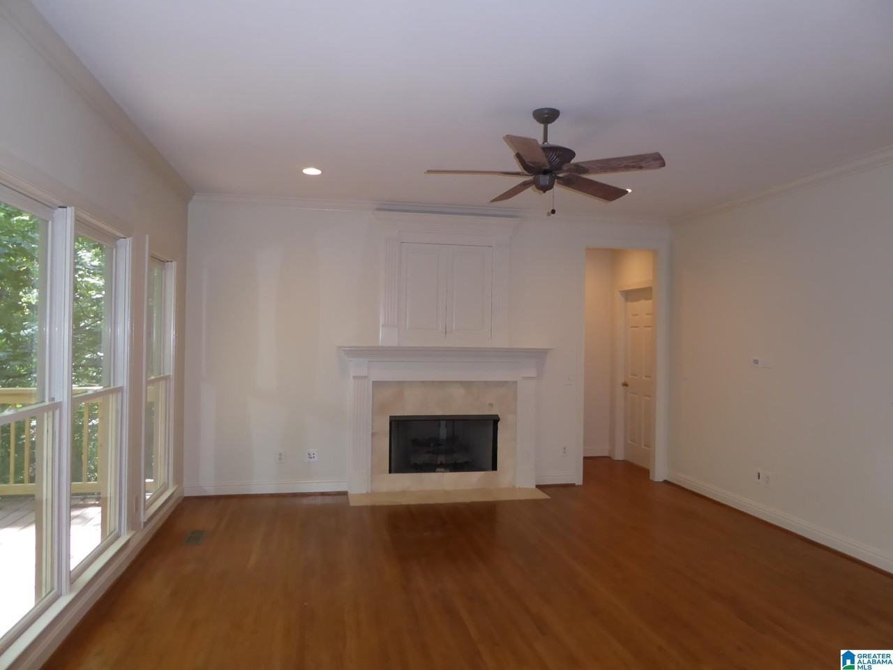 1040 Cole Cir - Photo 7 of 40