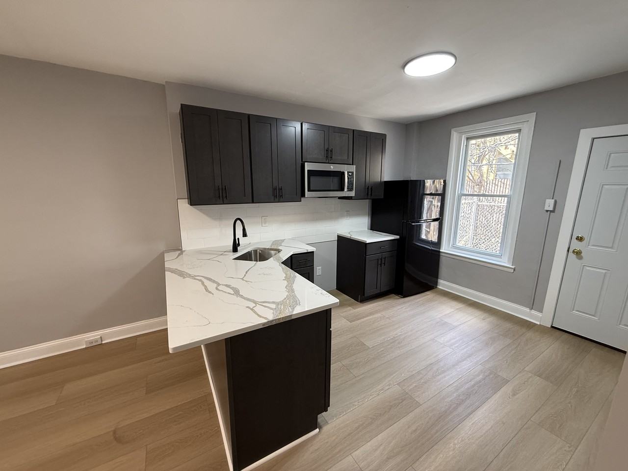 5514 Crowson St #1 - Photo 2 of 10