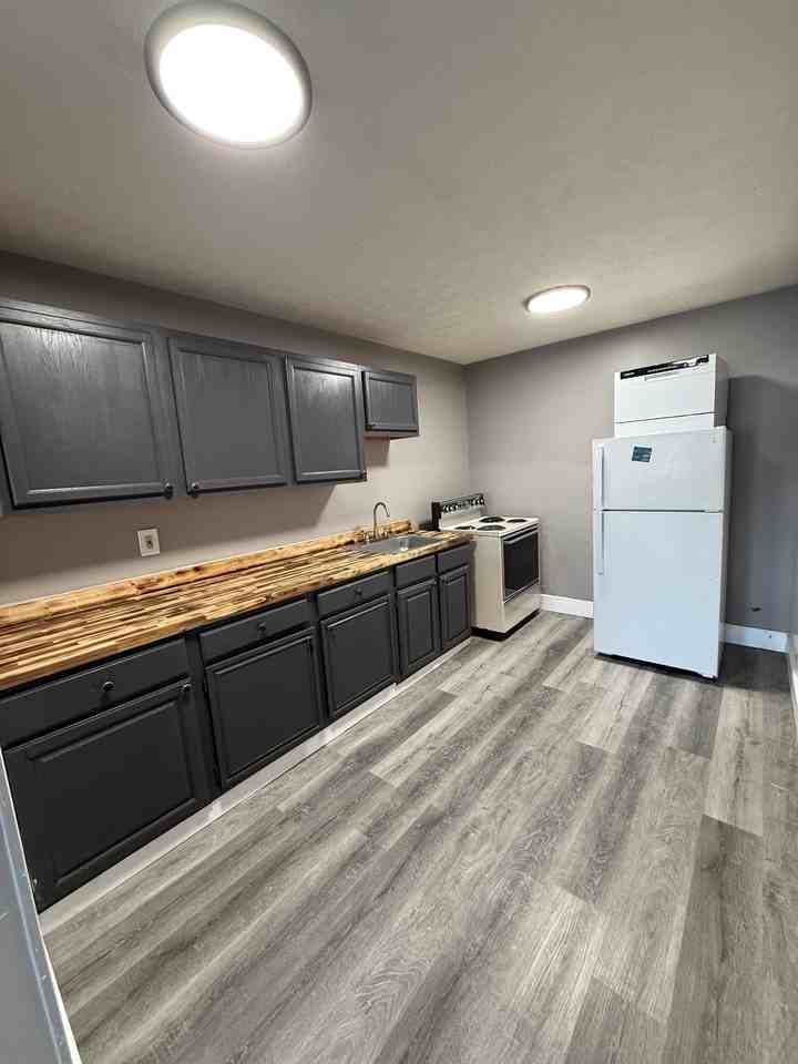 6271 Riverside DriveUnit 2 #6271-2 - Photo 5 of 12