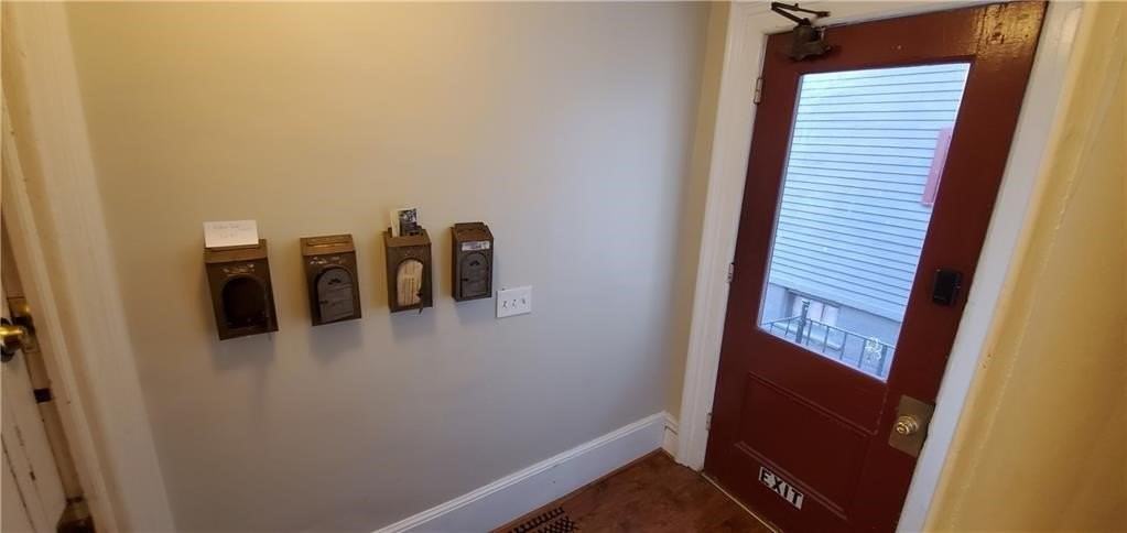 44 Park Ave Apt 2 - Photo 3 of 10